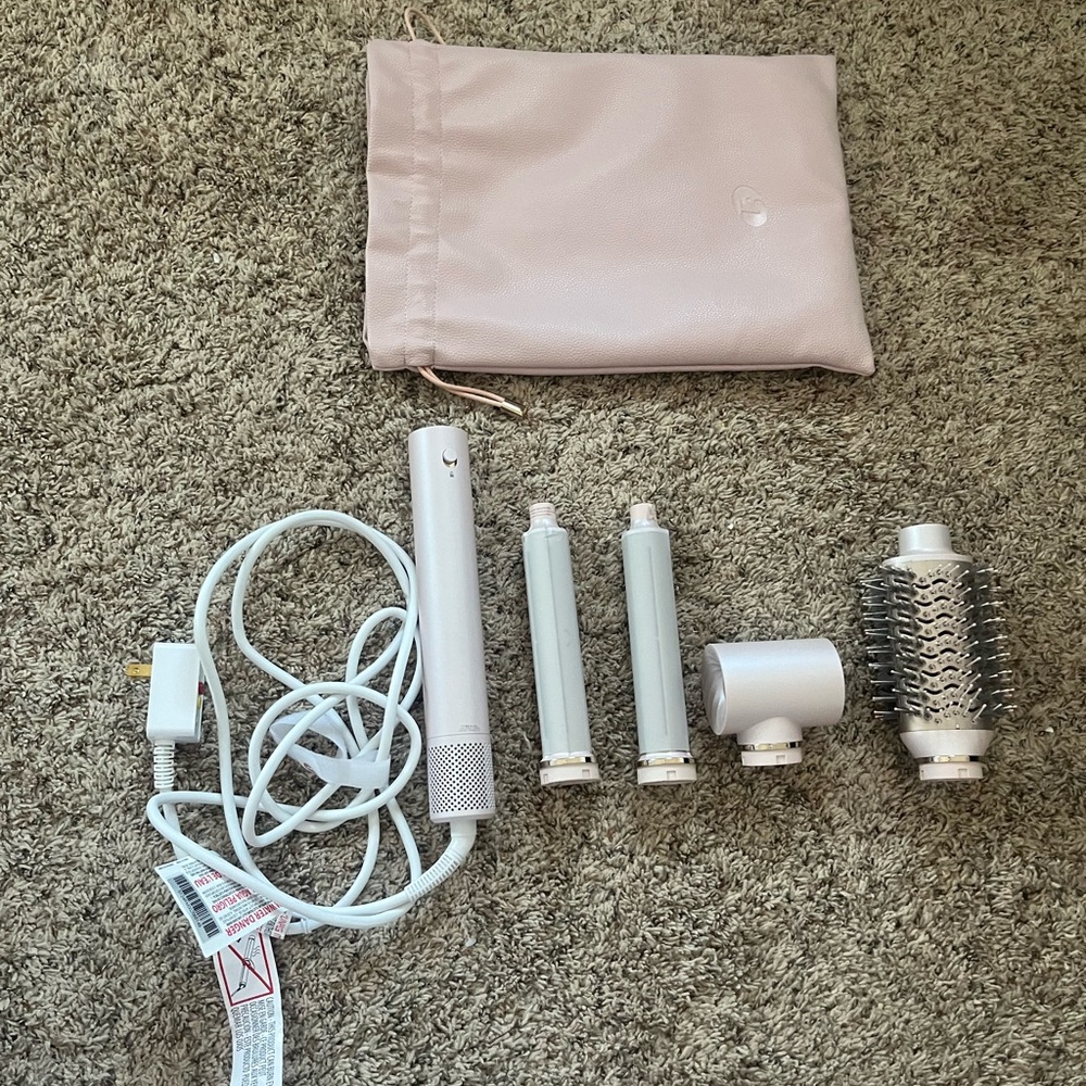 T3 Aire 360 Ceramic Air Styler Blowout kit.